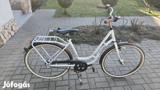 26-os női, agyváltós Triumph kerékpár