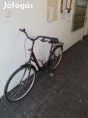 26-os nöi városi kerékpár
