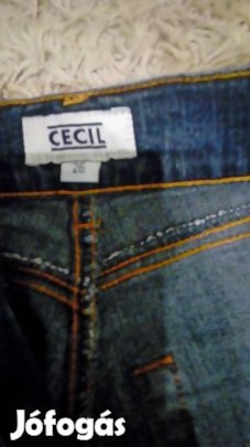 26-os sötétkék egyenes szárú farmer