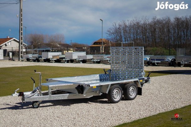 2700kg-os új gépszállító utánfutó akciósan bruttó 1.590.000 Ft