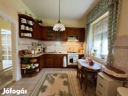 270 nm-es ház eladó Balatonalmádi