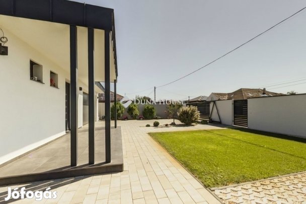 270 nm-es ház eladó Dabas