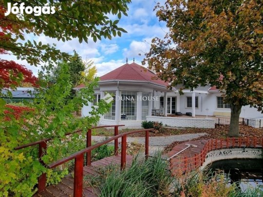 273 nm-es ház eladó Kápolnásnyék