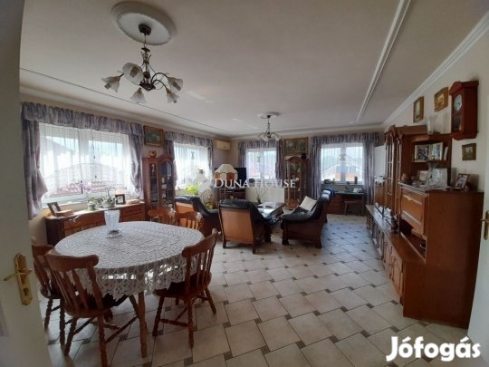 277 nm-es ház eladó Veresegyház