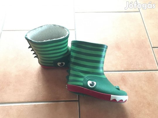27-28 krokodilos bélelt gumicsizma!