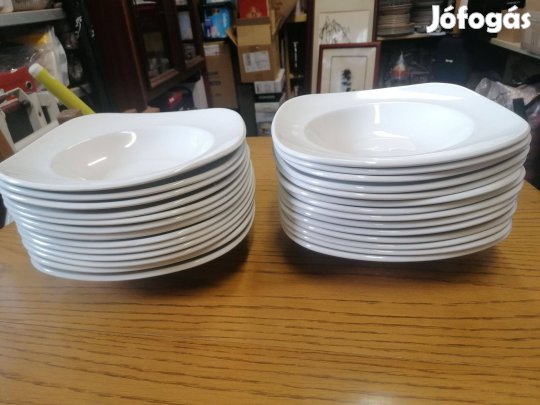 27 db, 25cm-es Chuchill márkájú szögletes mély tányér eladó!