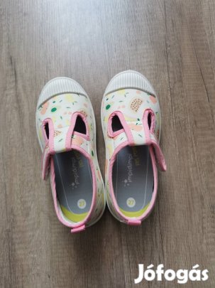 27-es lány vászoncipő 