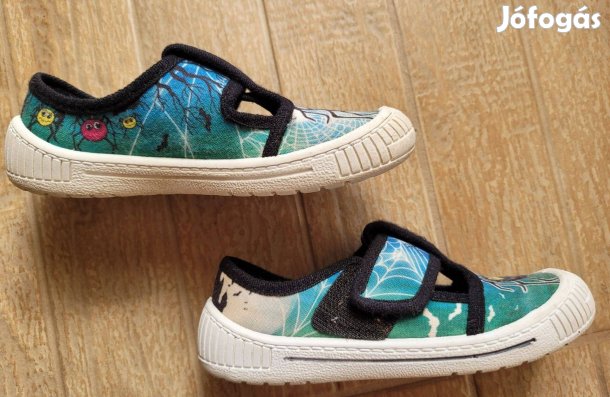 27-es váltócipő, vászoncipő