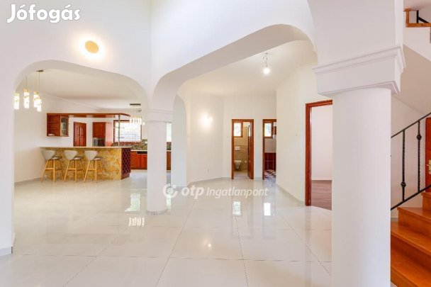 280 nm-es ház eladó Szigetszentmiklós