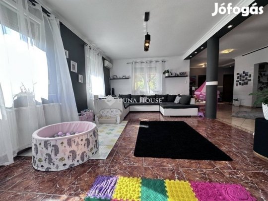 280 nm-es ház eladó Üllő