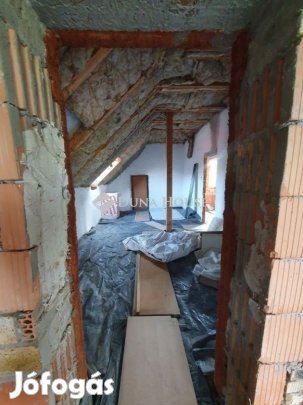 280 nm-es ház eladó Veresegyház