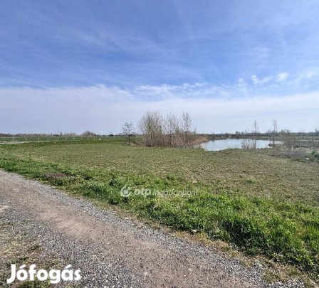 283 nm-es telek eladó Győrzámoly