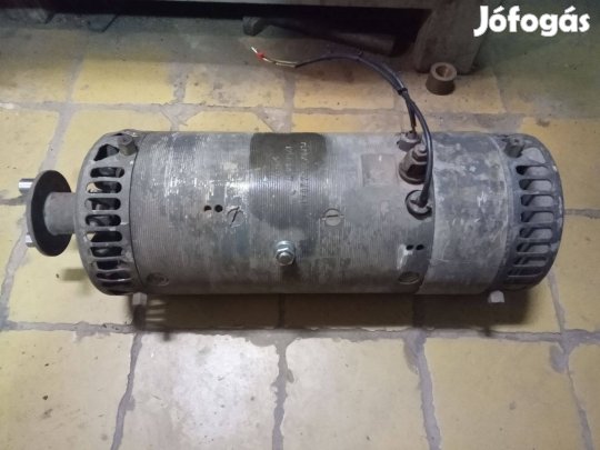 28V harckocsi dinamó