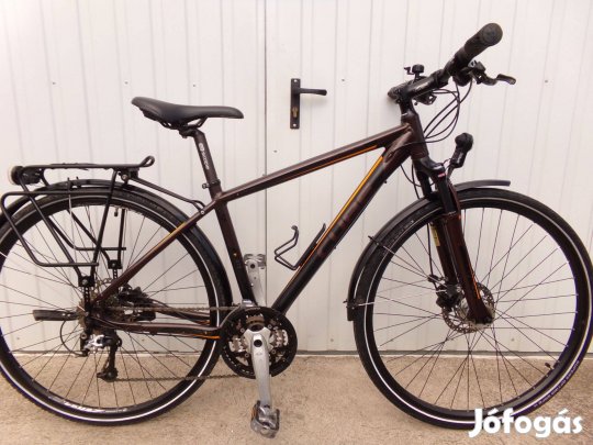 28" Cube Touring férfi trekking agydinamó, tárcsafék, 3x9 Deore/XT, el