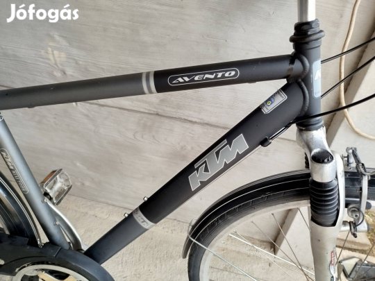 28-as KTM Avento Trekking kerékpár