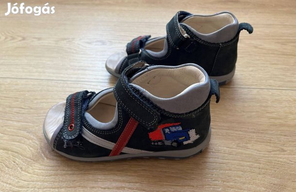 28-as Szamos szandál