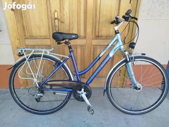 28-as agydinamós Trek Trekking kerékpár eladó