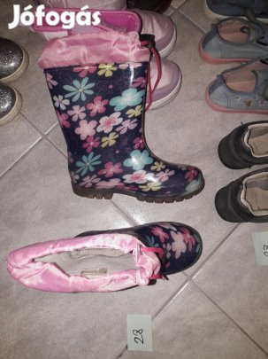 28-as keveset használt kislány gumicsizma világítós eladó