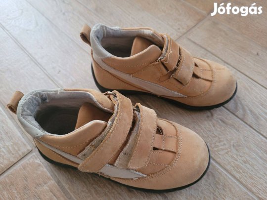 28-as magas szárú bőrcipő