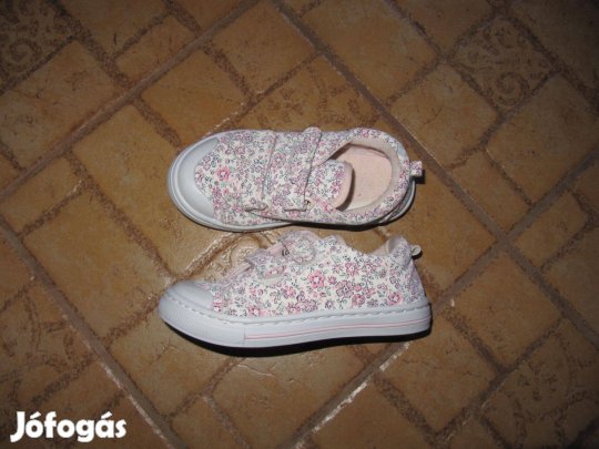 28-as virágos cipő , szinte új