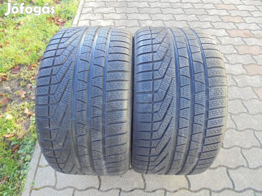 295/35 R 19-es Pirelli 2 db szinte új téli gumi