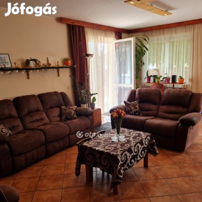 295 nm-es ház eladó Veszprém