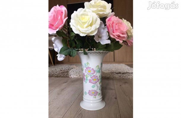 29 cm magas, Wallendorf váza rózsaszín virágdekorral eladó