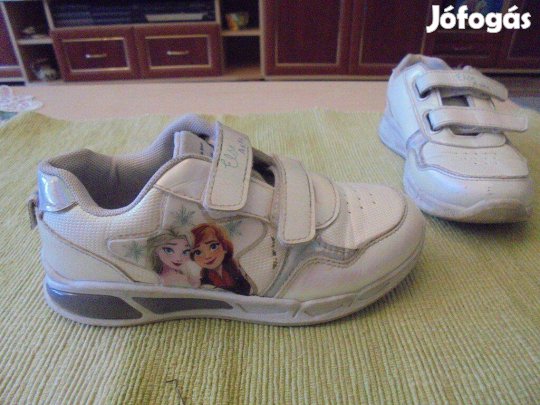 29-es Frozen tépőzáras, villogó talpú lány cipő