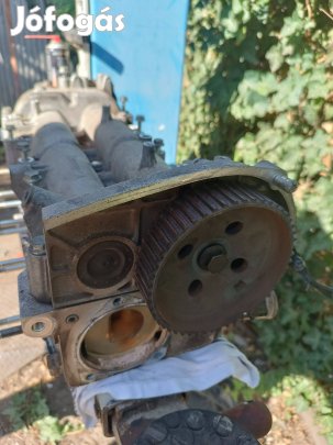 2.0 cdti szelepfedél vezérműtengelyekkel