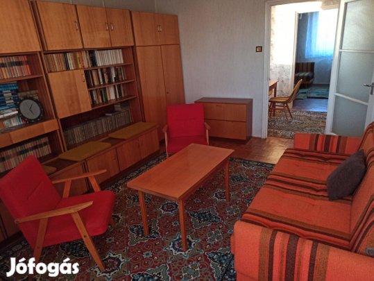 2,5 szoba, alacsony rezsi, jó környék és normális szomszédok