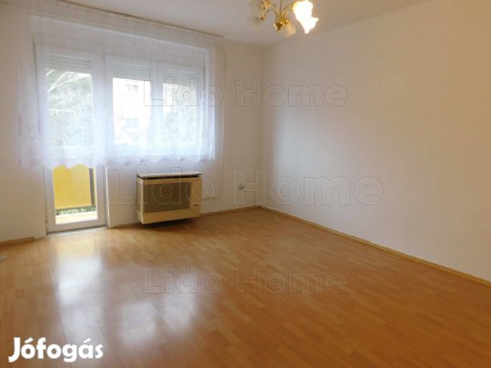 2. emeleti, 52 m-es lakás eladó Dombóvár belvárosában  azonnal