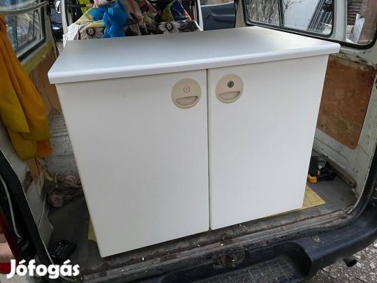 2 ajtós kisszekrény