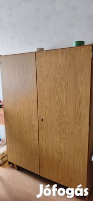 2 ajtós szekrény ingyen elvihető