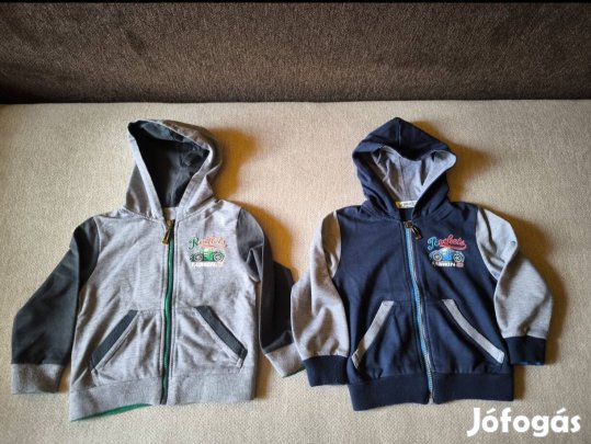 2 darab kisfiú kapucinus pulóver 110-es méret.