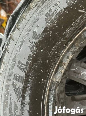 2 db Falken nyári gumi felnivel eladó 