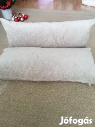 2 db. bézs díszpárna zsenília huzattal egyben 2500 Ft. olcsón
