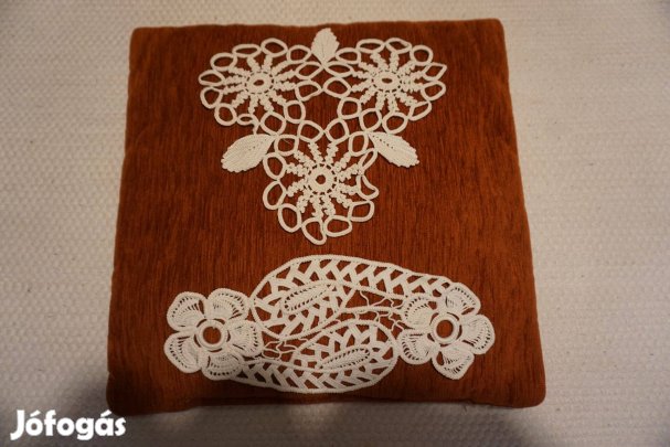 2 db. fehér egyedi mintás különleges csipke alátét terító egyben eladó