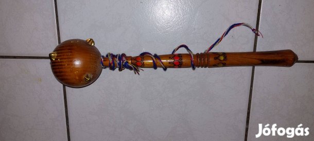 2 db dísz fából készült buzogány