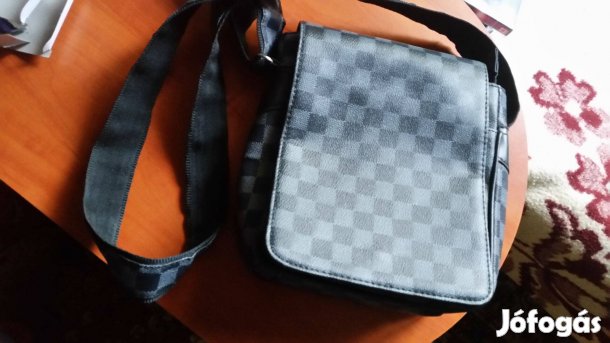 2 db fekete, új, zippzáras válltáska, oldaltáska + 2 db új pénztárca