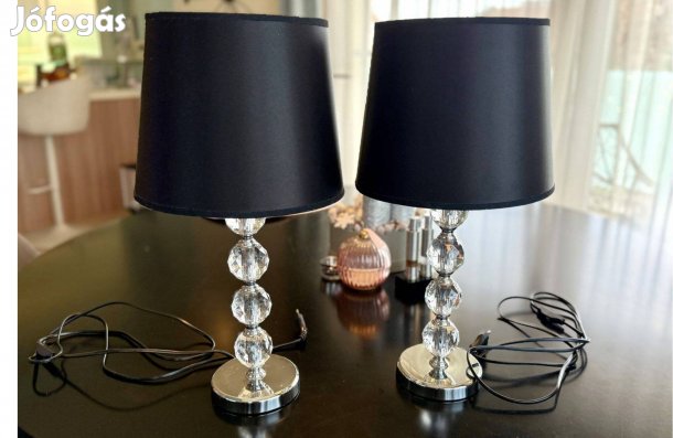 2 db fekete éjjeliszekrény-lámpa