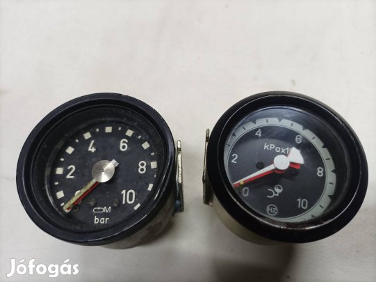 2 db levegő nyomás mérő óra egyben 