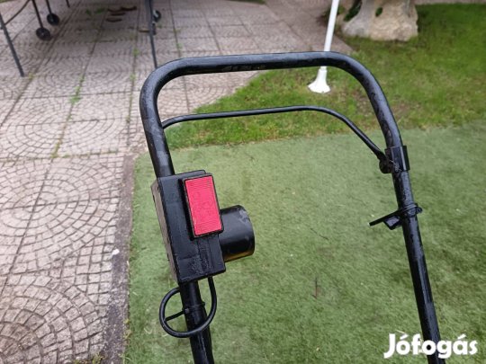 2 db motorhibás fűnyíról eladó