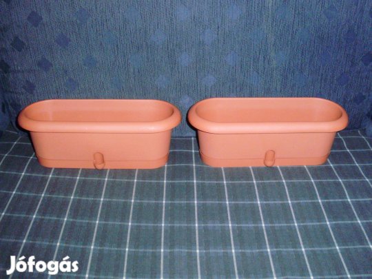 2 db műanyag terracotta balkonláda virágláda