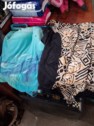 2 db nagyméretű fürdőruha