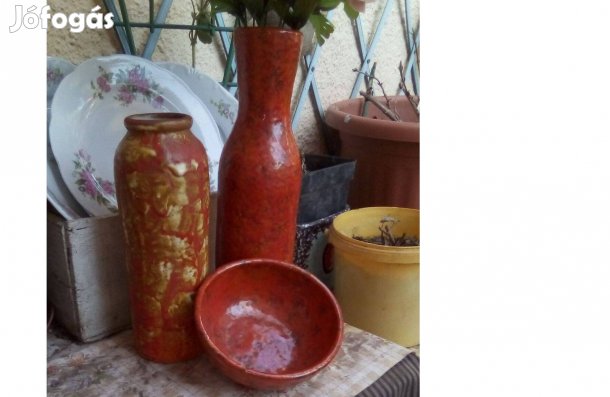 2 db régi váza, modern mintás1 db hamutartóval. Személyes átvétel