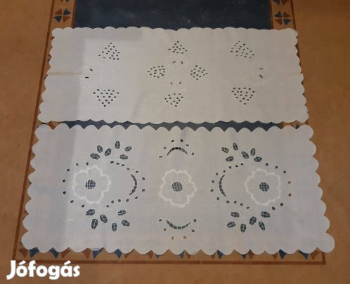 2 db újszerű fehér hímzett - áttört mintás / riselt - asztalterítő