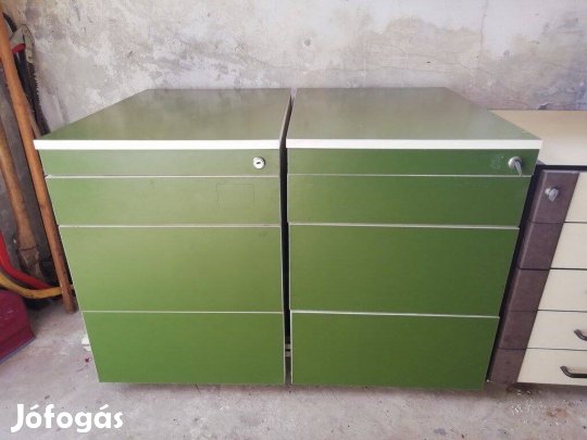 2 db zöld irattároló szekrény, irodai 3 fiókos (egyik zárható, komód)