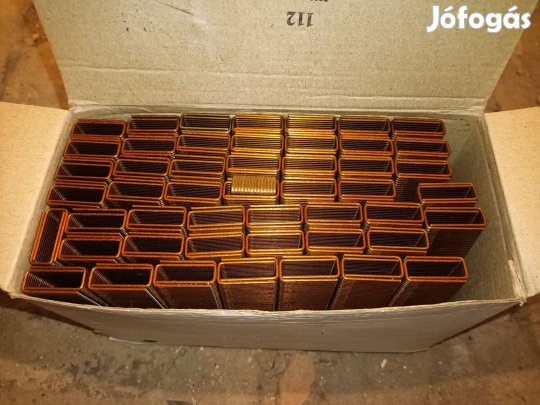 2 doboz tűzőkapocs