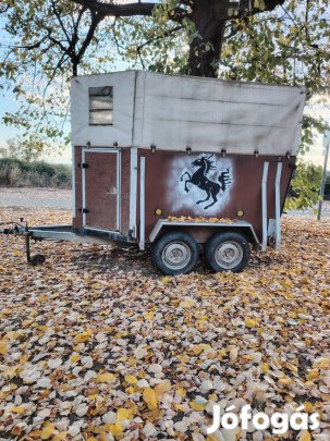 2 férőhelyes lószállító