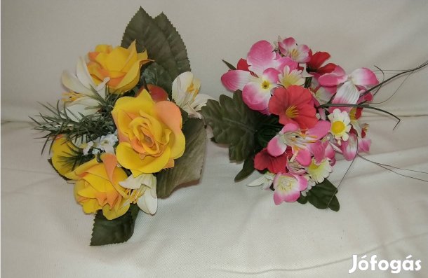 2 kis művirág csokor eladó
